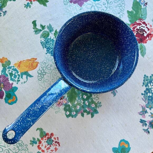 Vintage Blue Splatterware Enamel Ladle – Speckled Sauce Pan with Handle - Picture 3 of 12